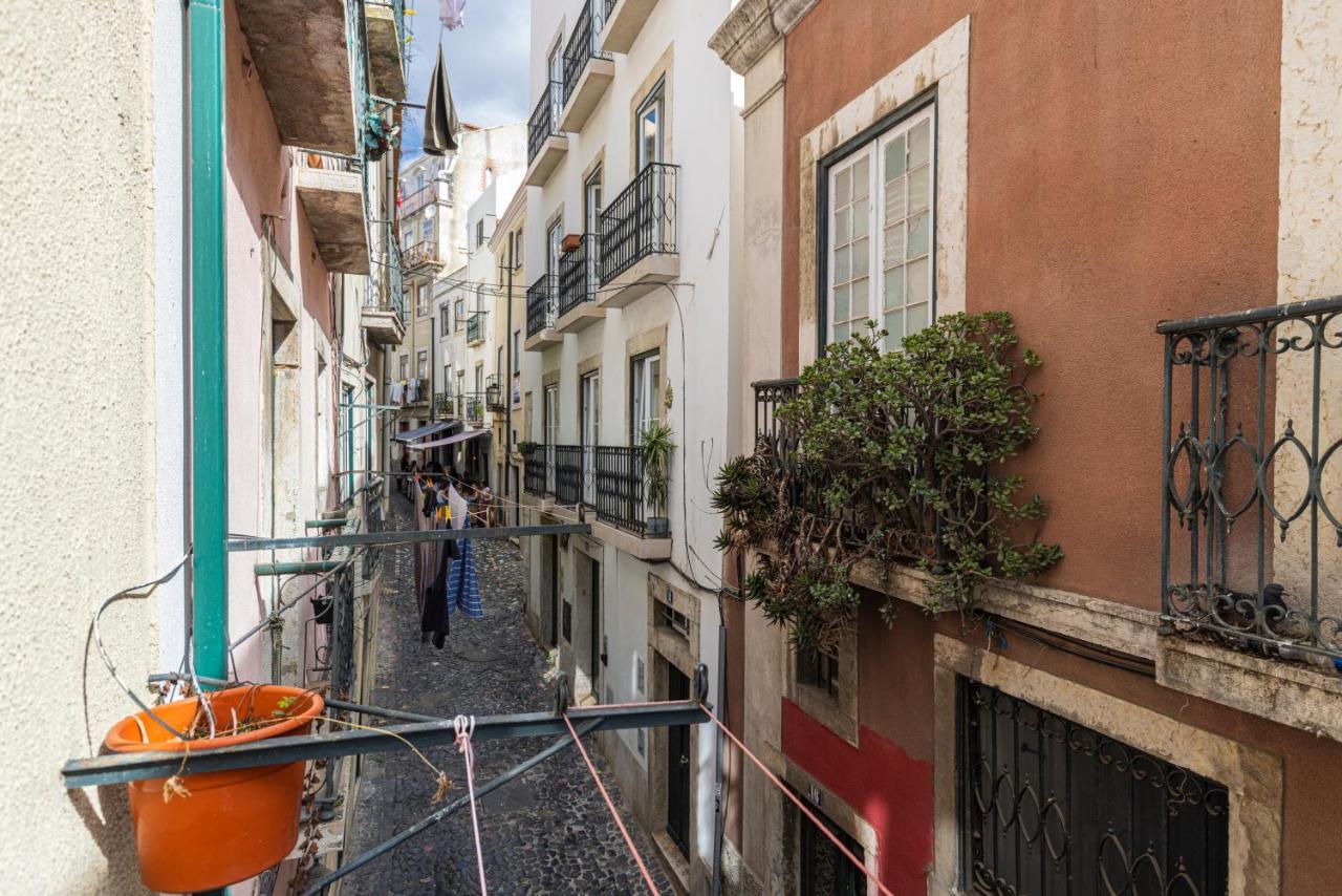 Alfama'S Heart Apartment By Lovelystay Lisbona Esterno foto