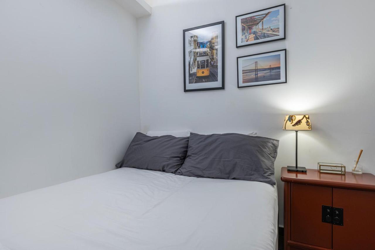 Alfama'S Heart Apartment By Lovelystay Lisbona Esterno foto