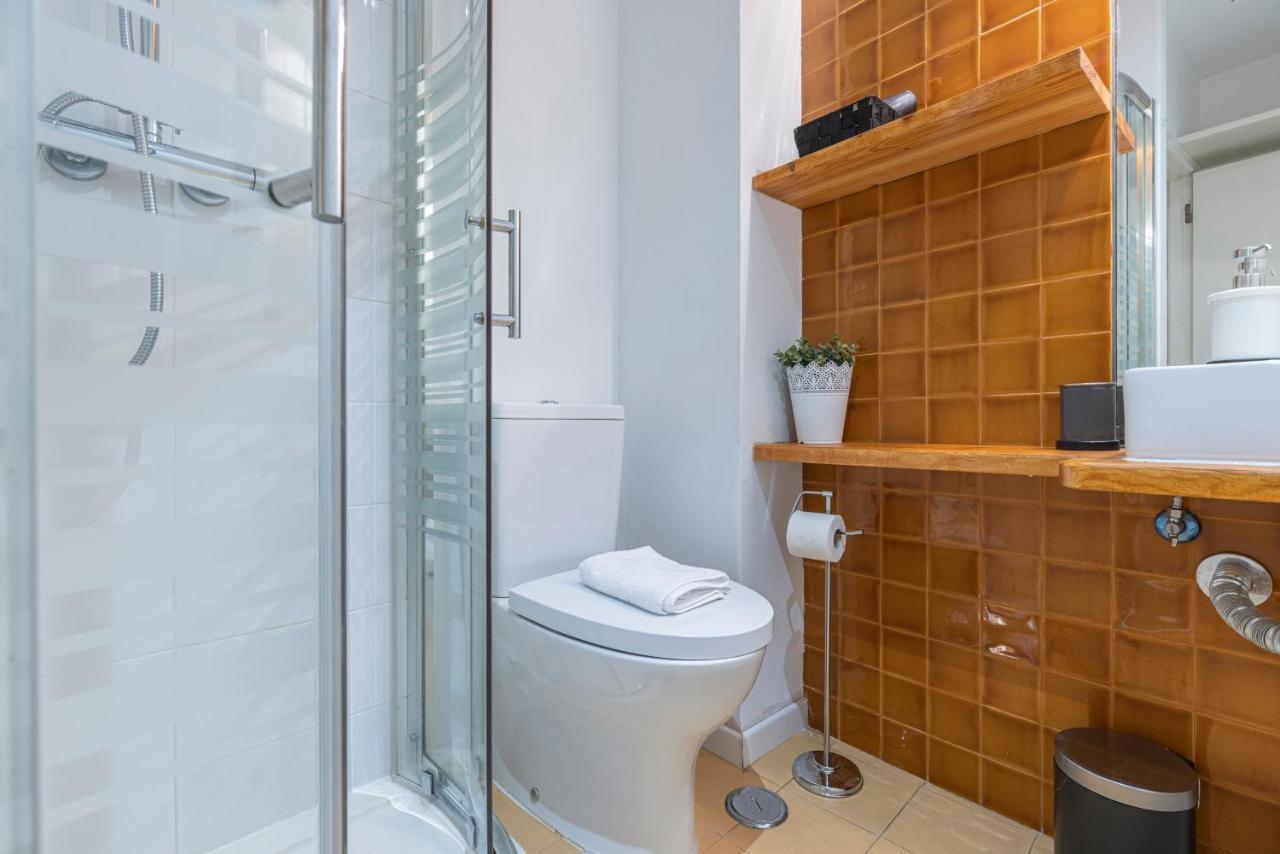 Alfama'S Heart Apartment By Lovelystay Lisbona Esterno foto