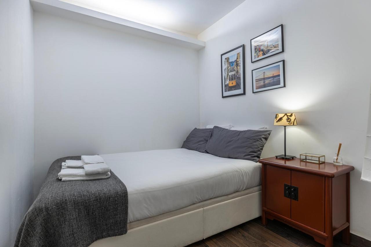 Alfama'S Heart Apartment By Lovelystay Lisbona Esterno foto