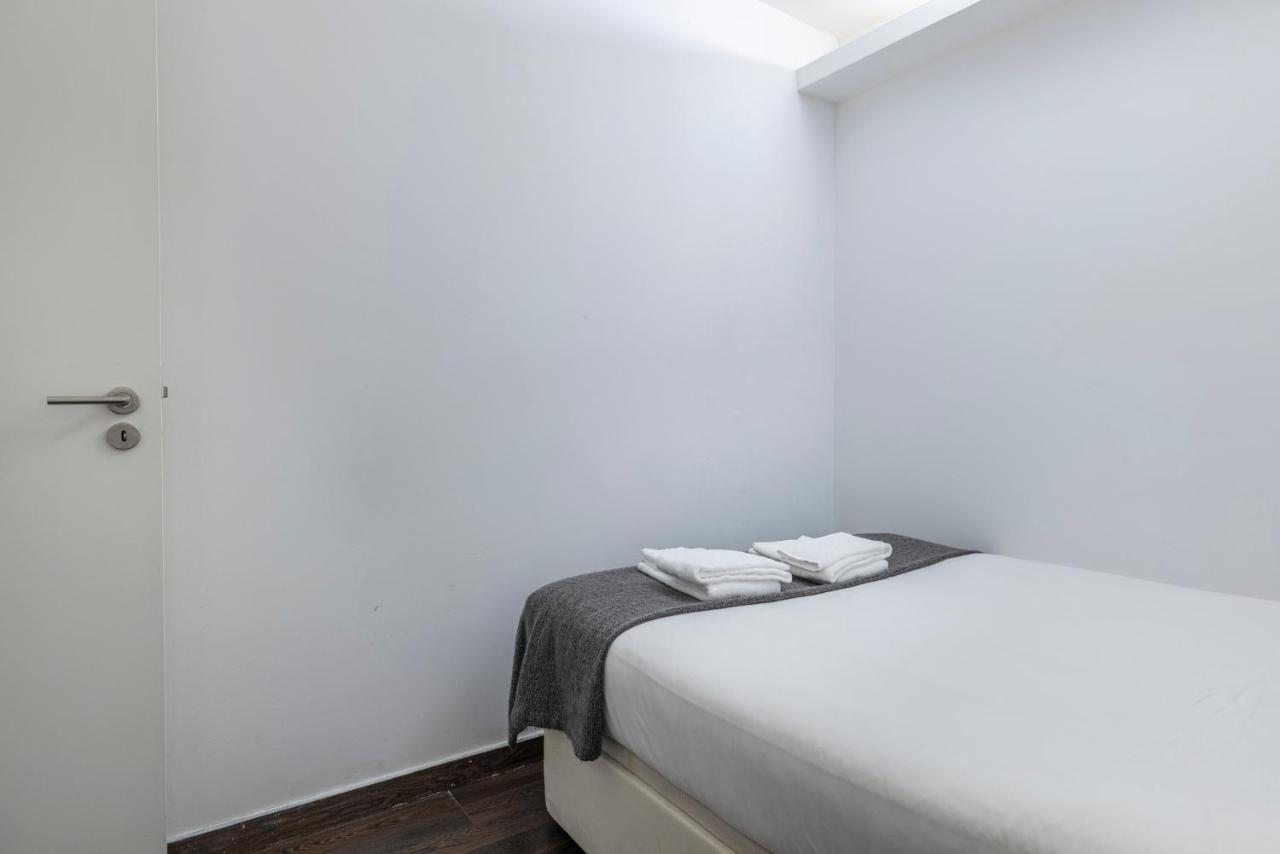 Alfama'S Heart Apartment By Lovelystay Lisbona Esterno foto