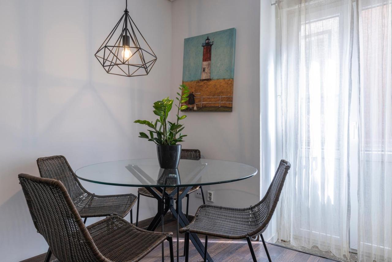 Alfama'S Heart Apartment By Lovelystay Lisbona Esterno foto